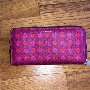Pink COACH wallet barely used
